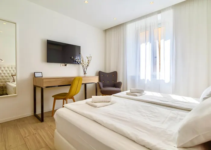Apartments & Rooms Graso