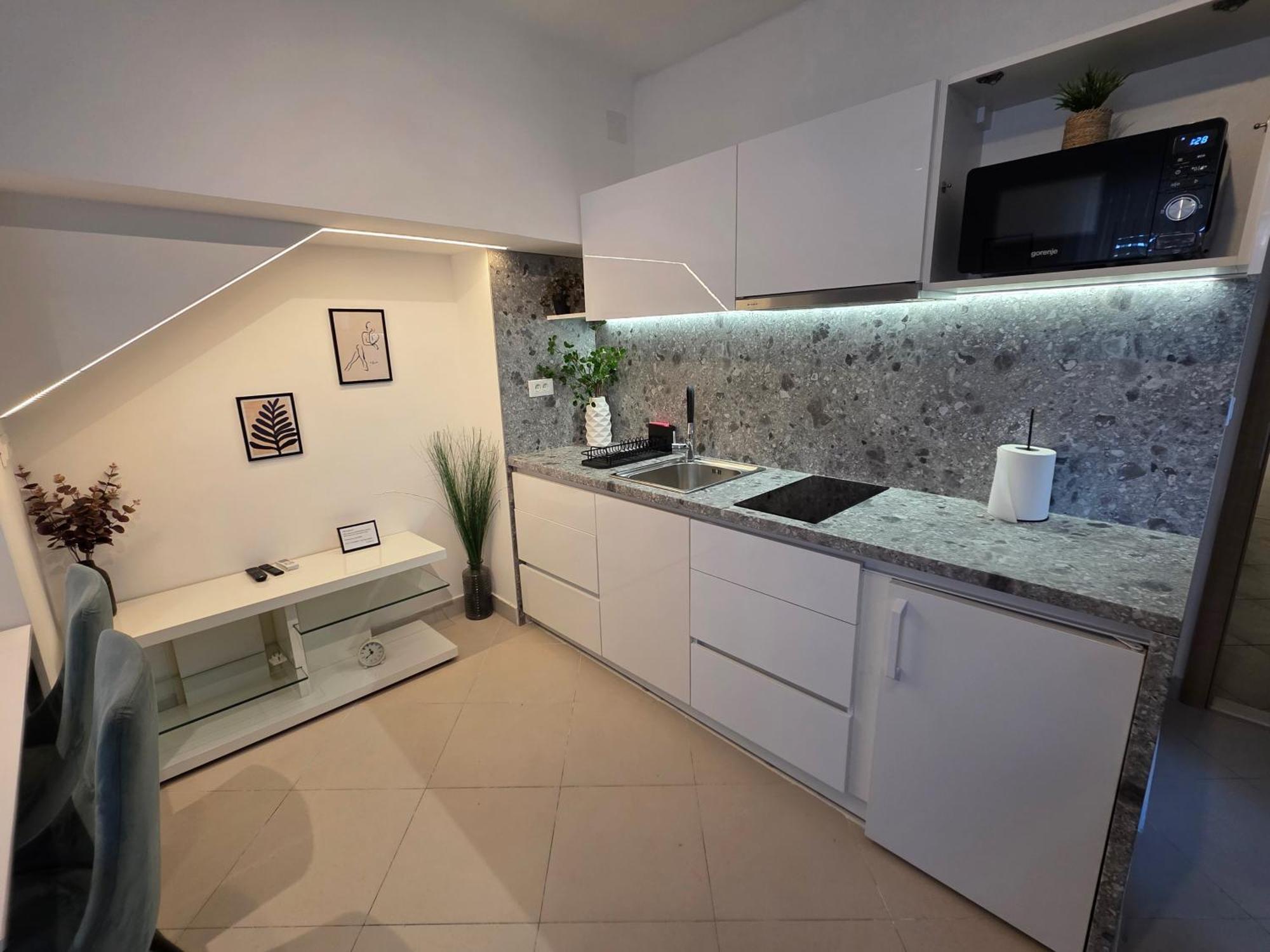 Apartments & Rooms Graso Apartment *