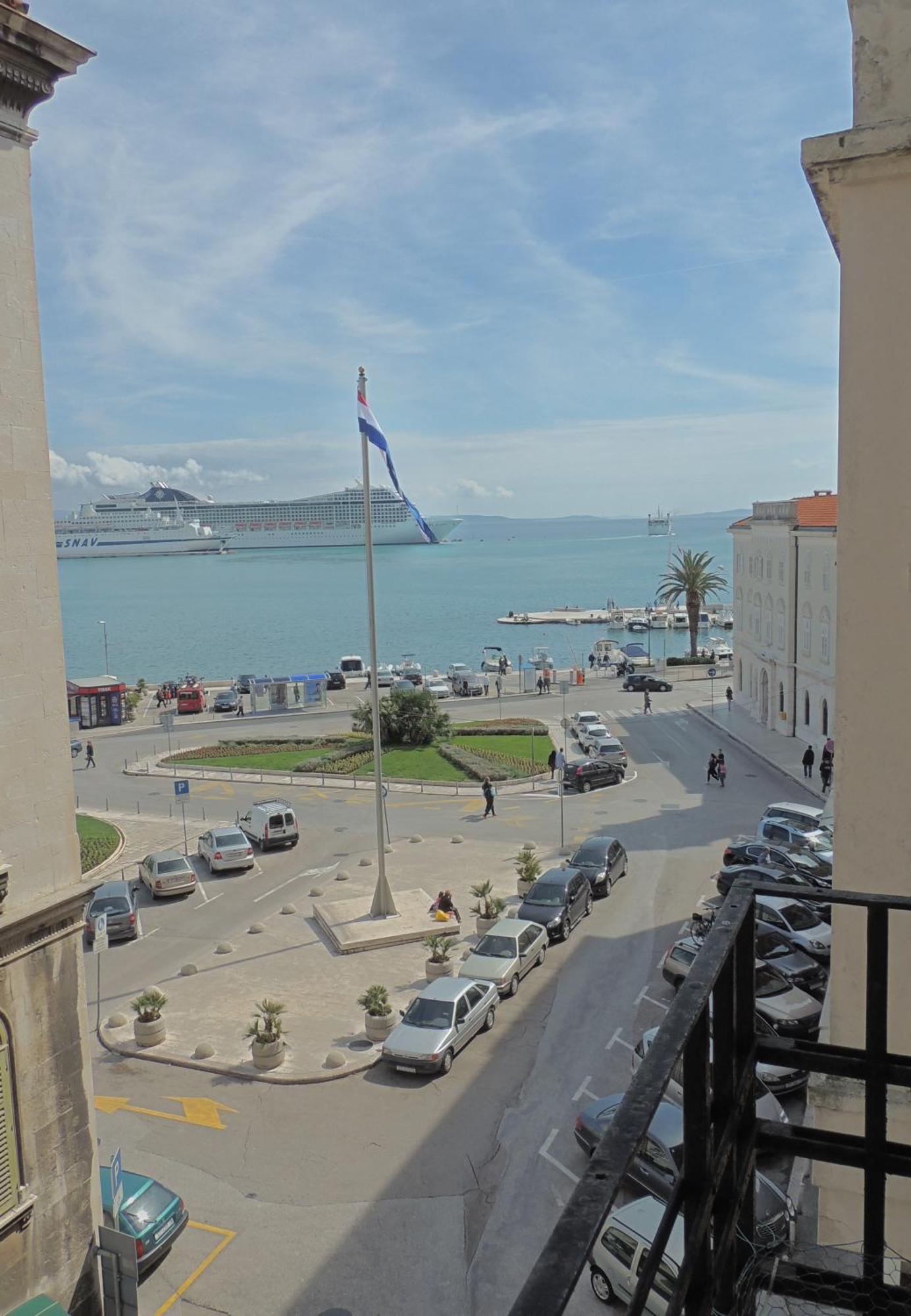 Apartments & Rooms Graso Apartma