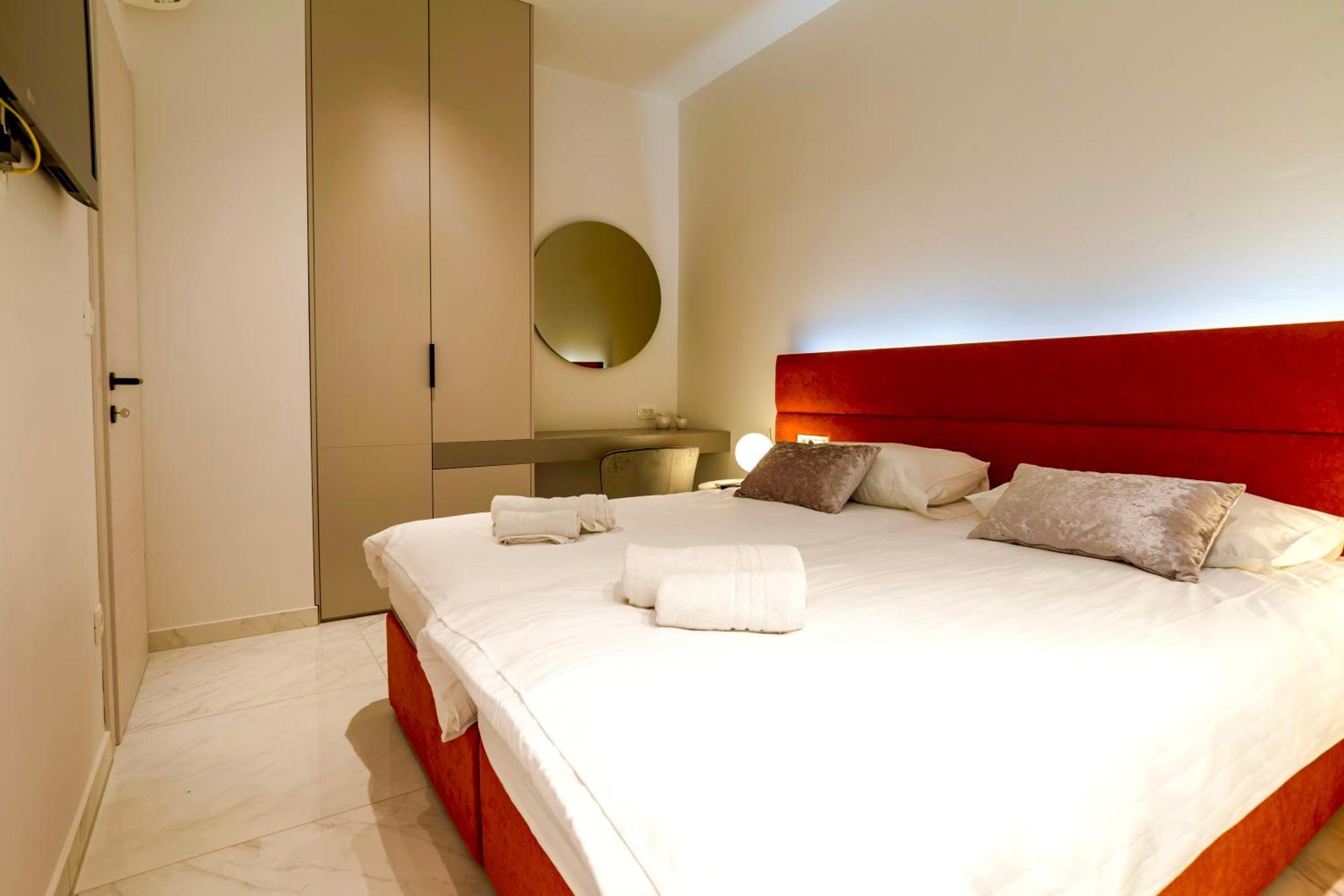 Apartments & Rooms Graso Apartma Split